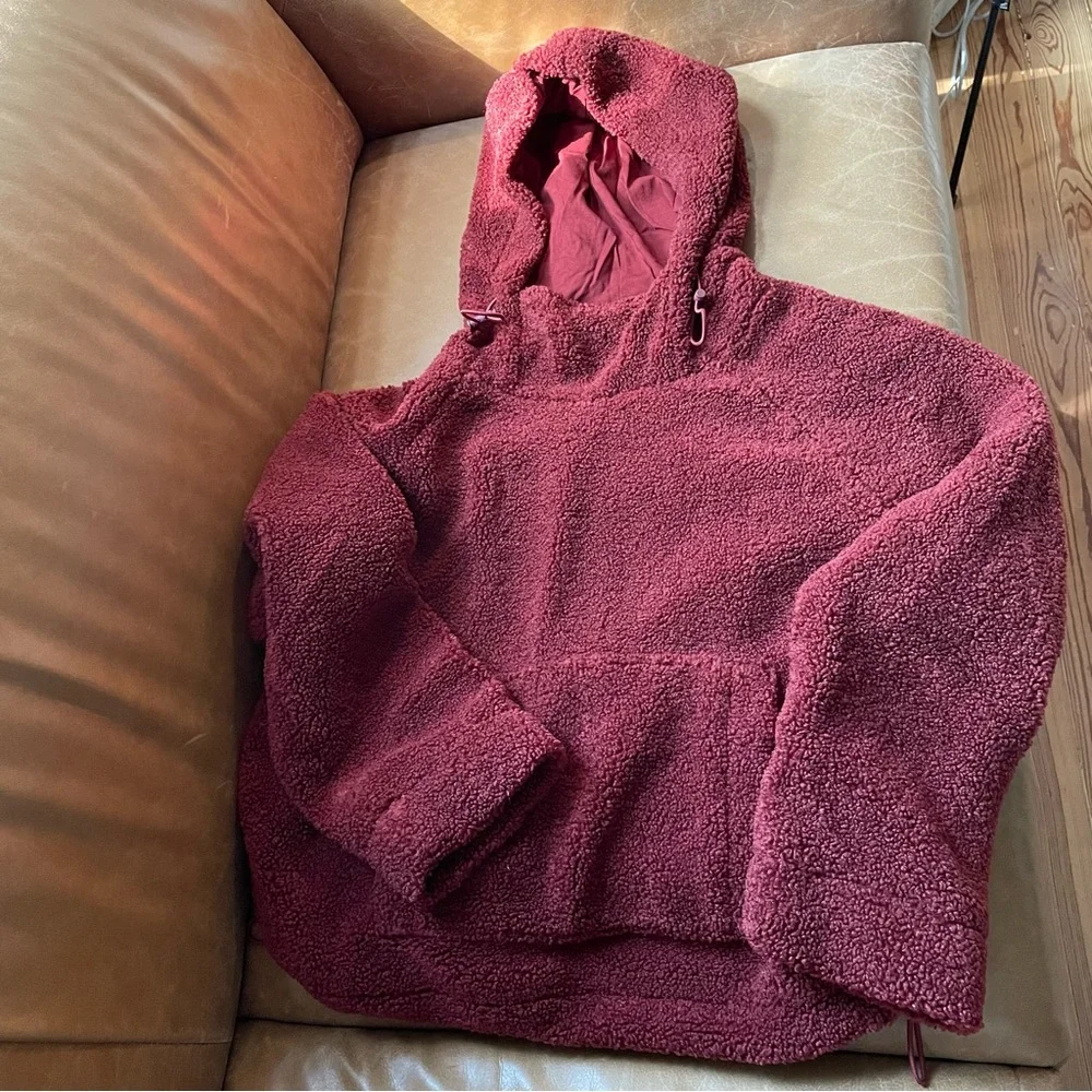 Vince Cozy Faux Sherpa shearling Pullover Hoodie in Anise red medium sweatshirt - Picture 8 of 17